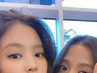 「BLACKPINK」ジェニー×ジス、きれいな子の隣にまたきれいな子…癒されるほどのビジュアル