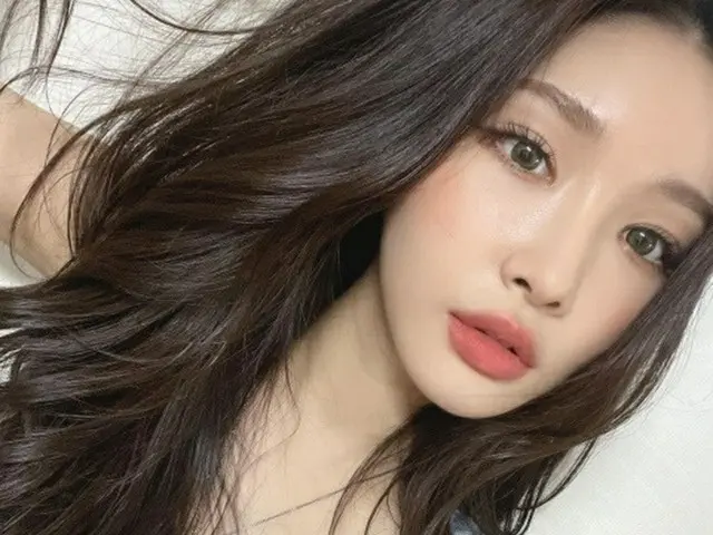 歌手チョンハ、洗練された雰囲気のセクシーなビジュアルを公開（画像提供:wowkorea）
