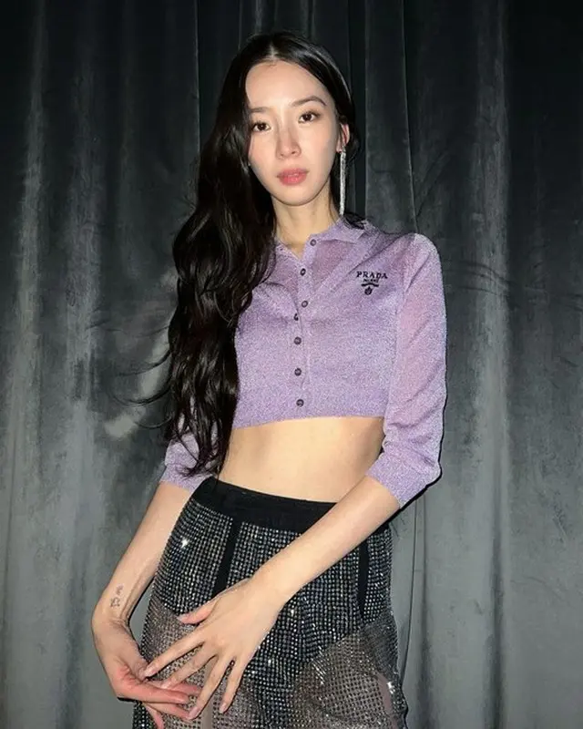 モデルのアイリーン、スレンダーボディでシースルーファッションを披露（画像提供:wowkorea）