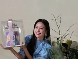 女優ハン・ヒョジュ、花より華やかな笑顔輝く近況ショット…ドラマ「ハピネス」の主演を好演