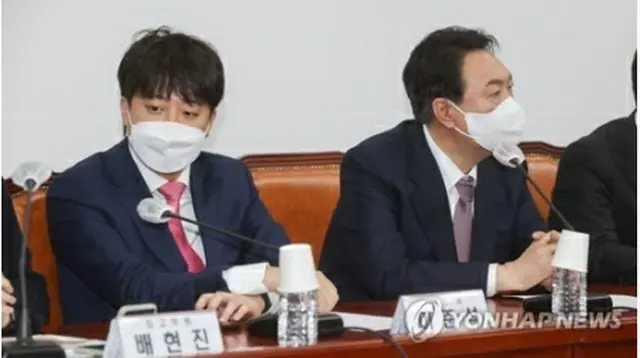 尹錫悦氏（右）と李俊錫氏（国会写真記者団）＝（聯合ニュース）