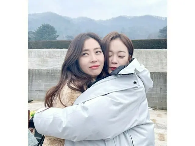 女優ソン・ユナとチョン・ソミンが実際に親しい様子を公開した。（画像提供:wowkorea）