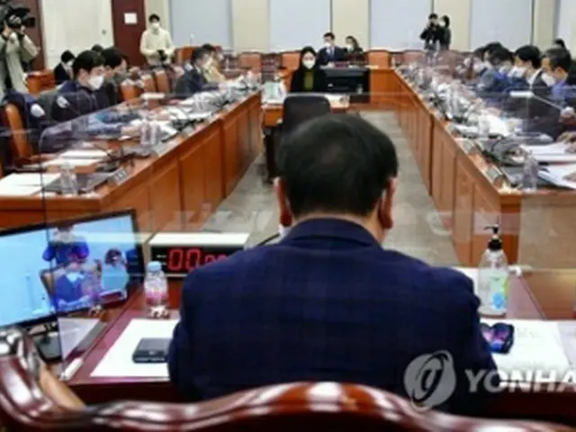 国会政治改革特別委員会全体会議（国会写真記者団）＝28日、ソウル（聯合ニュース）