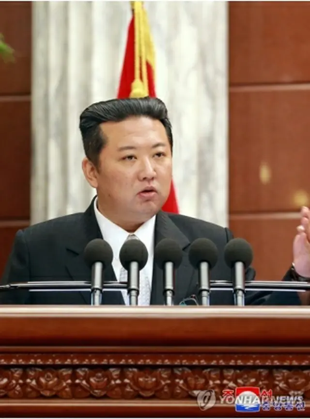 ２８日に開かれた党中央委員会総会の２日目会議に出席した金正恩氏＝（朝鮮中央通信＝聯合ニュース）≪転載・転用禁止≫