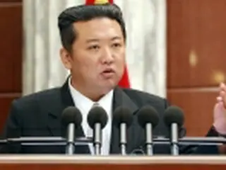 ダイエット成功の金正恩氏が一層の減量か　シャツの首回りに余裕