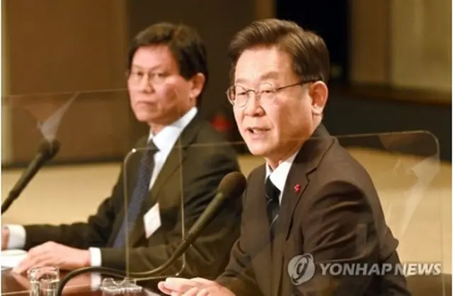 討論会で発言する李在明氏（国会写真記者団）＝３０日、ソウル（聯合ニュース）