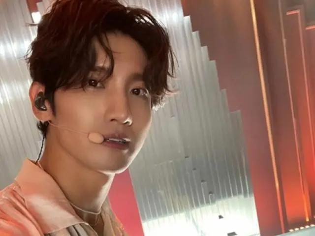 「東方神起」のチャンミン、SMTOWNでのビハインドショットを公開…誰が見ても最強アイドルビジュアル（画像提供:wowkorea）