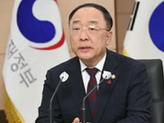 継続する社会的距離確保に補正予算を断行？…洪楠基企画財政部長官「補正予算の編成を検討」＝韓国