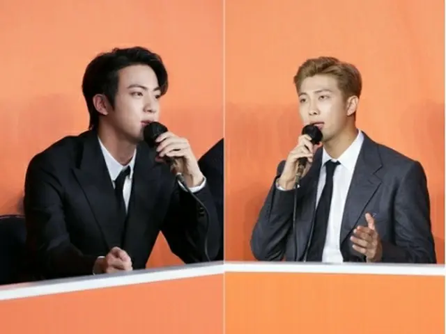 BTSのRMさん（右）とJINさん（ビッグヒットミュージック提供）＝（聯合ニュース）≪転載・転用禁止≫