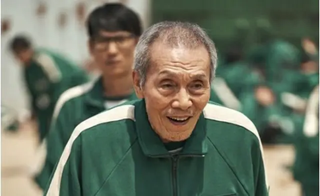 ゴールデン・グローブ賞を受賞したオ・ヨンスさん（ネットフリックス提供）＝（聯合ニュース）≪転載・転用禁止≫