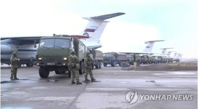 旧ソ連諸国でつくる集団安全保障条約機構（CSTO）の平和維持軍が派遣されたアルマトイ空港（ロシア国防省提供の映像より）＝（ロイター＝聯合ニュース）