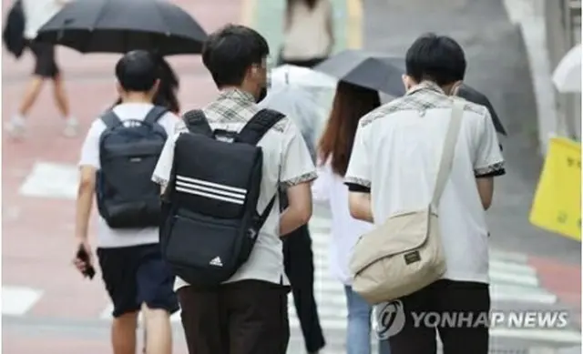 韓国で政党の党員になるための年齢制限が満１８歳から満１６歳に引き下げられ、今後は高校１年生も各党に入党し、活動できるようになる（資料写真）＝（聯合ニュース）