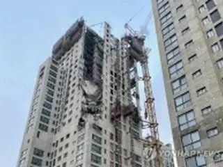 韓国・光州で建設中マンションの外壁が崩落　作業員６人の安否不明