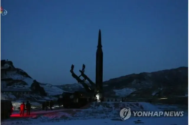 北朝鮮の朝鮮中央テレビは12日、前日行われた極超音速ミサイル発射の様子を報じた（朝鮮中央テレビの映像より）＝（聯合ニュース）≪転載・転用禁止≫