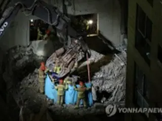 ６人不明のマンション外壁崩落事故　がれきの中から１人収容＝韓国