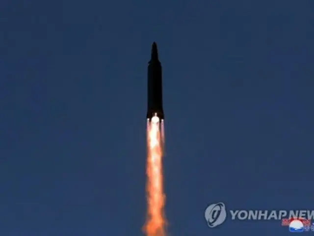 北朝鮮の朝鮮中央テレビは１２日、極超音速ミサイルの発射実験を１１日に行ったと報じた（資料写真）＝（朝鮮中央テレビ＝聯合ニュース）≪転載・転用禁止≫