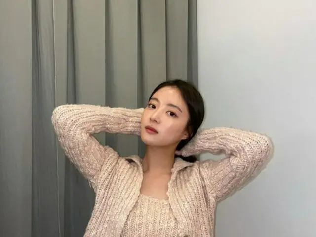 女優イ・セヨンが「細い腰」を自慢した。（画像提供:wowkorea）