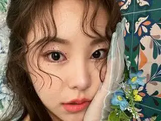 フィイン（MAMAMOO）、花と蝶々で飾られた衣装…まるで妖精のよう
