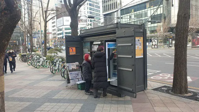 韓国ソウル都心の「街路販売台」（画像提供:wowkorea）