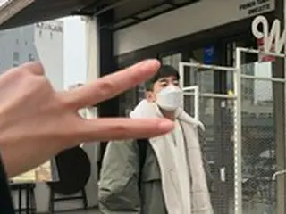 ハン・ソナ（元Secret）、“兵役中”スンウ(VICTON)との「姉弟デート写真」公開