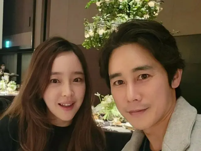 元阪神オ・スンファン選手（サムスン・ライオンズ）の結婚式に出席したチョン・テウ夫妻。（画像提供:wowkorea）