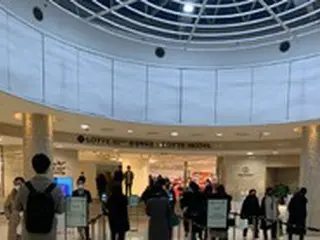 防疫パス緩和後、初の週末を迎えた百貨店 = 韓国