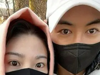 チョンジン（SHINHWA）＆妻のリュ・イソさん、だんだん似ていくビジュアル…「甘さ爆発の近況」