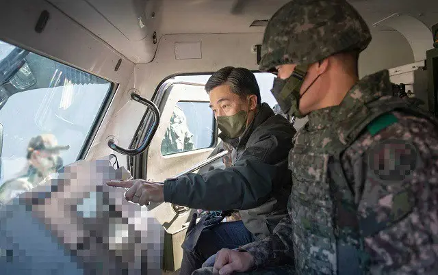 韓国の徐旭国防相は陸軍ミサイル司令部を訪れ、軍事対備態勢を点検した（画像提供:wowkorea）