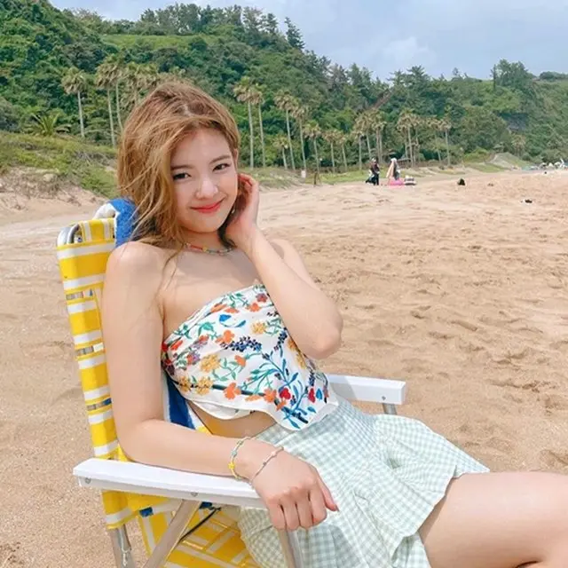 「ITZY」リア、ごく細の海岸ルックを公開（画像提供:wowkorea）