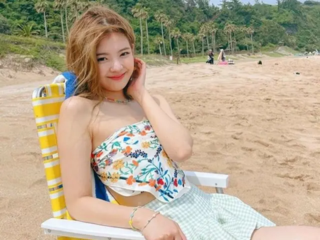 「ITZY」リア、ごく細の海岸ルックを公開（画像提供:wowkorea）