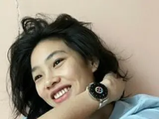 「イカゲーム」女優チョン・ホヨン、躍動感あふれる表情の写真公開