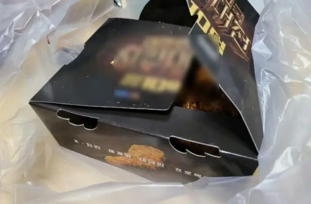 配達員が転倒して注文の品が台無しになるも、配達員の体の具合を心から心配する社長 = 韓国（画像提供:wowkorea）