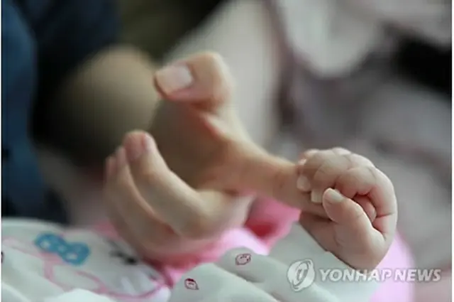ソウル市の統計によると、同市在住女性の28．1%が「結婚しなくても子どもを持てる」と答えた（資料写真）＝（聯合ニュース）