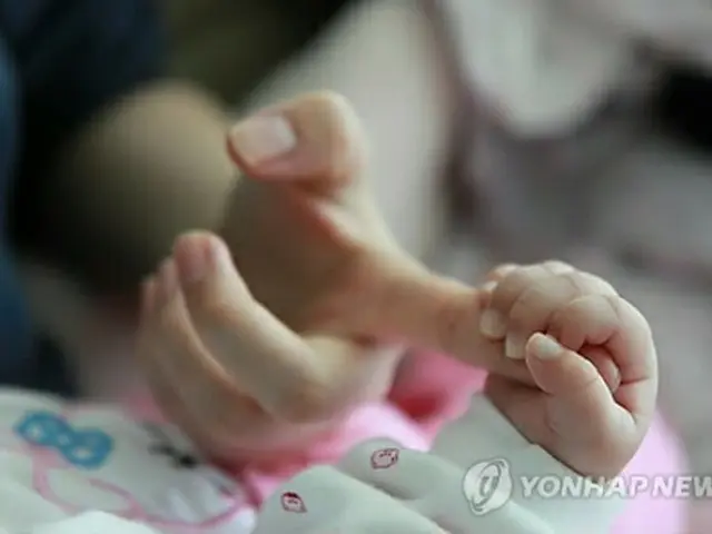 ソウル市の統計によると、同市在住女性の28．1%が「結婚しなくても子どもを持てる」と答えた（資料写真）＝（聯合ニュース）