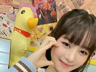 「IVE」日本人メンバーのレイ、誕生日を迎えライブ配信でファンと交流