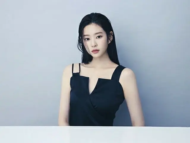 グループ「IZ*ONE」出身のキム・ミンジュが降り注ぐ誕生日のお祝いに感謝の挨拶を伝えた。（画像提供:wowkorea）