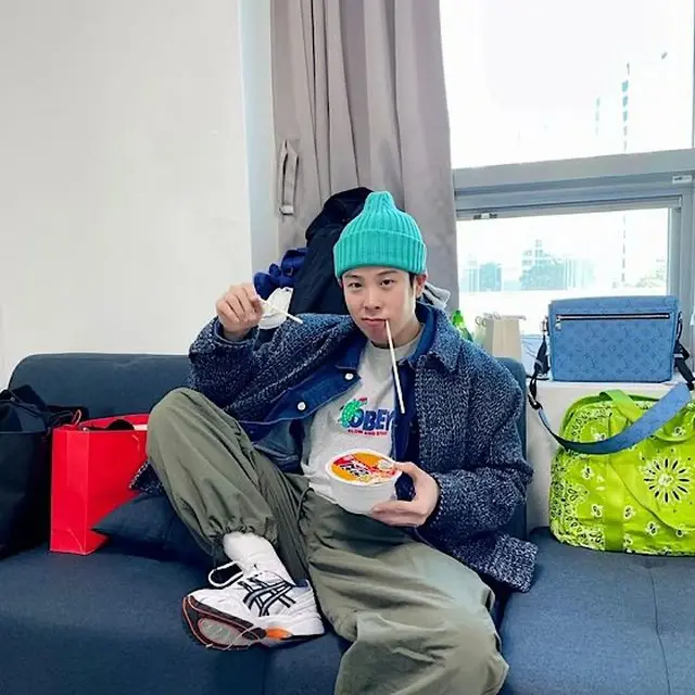 ピオ（Block B）、29歳になってからアップグレードした可愛さ…「カップラーメンモッパンもイケてる」（画像提供:wowkorea）