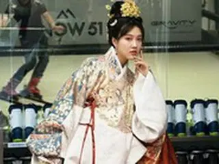 「韓服風」衣装が登場？北京五輪開会式に続き「ファッション誌」も物議に＝韓国