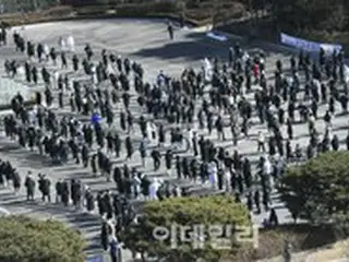 韓国、新型コロナ新規感染者3万5286人「在宅治療限界値迫る」