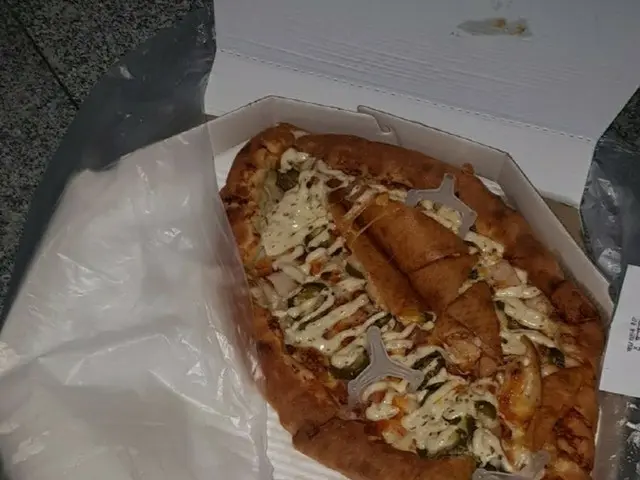 「ピザがつぶれていた」…クレーム客に “逆ギレ”の配達員「箸で食べれば味は同じ」＝韓国（画像提供:wowkorea）