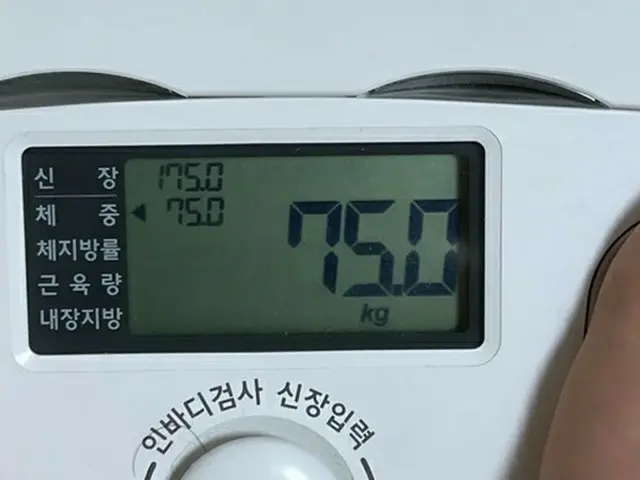 お笑い芸人のファン・シニョンがダイエット停滞期を迎えている。（画像提供:wowkorea）