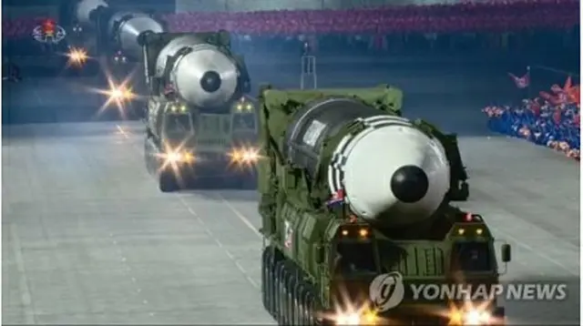 北朝鮮の過去の軍事パレードに登場した大陸間弾道ミサイル（ICBM、資料写真）＝（聯合ニュース）