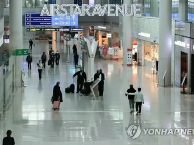 閑散とした仁川空港内の免税店エリア（資料写真）＝（聯合ニュース）