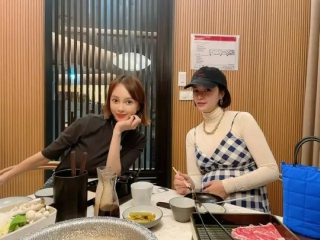 “第二子妊娠中”女優ファン・ジョンウム、アユミ（伊藤ゆみ）と食事デートショット…永遠な「Sugar」の友情（画像提供:wowkorea）