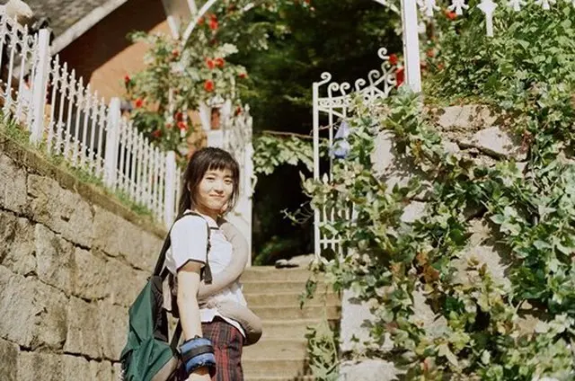 女優キム・テリ、30代でもよく似合う制服姿…童顔の美貌が輝く（画像提供:wowkorea）