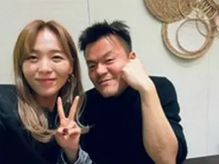 ソネ（元Wonder Girls）、カナダ帰国前に“師匠”J.Y.Parkと会食…豪華な食事で和気あいあいの時間