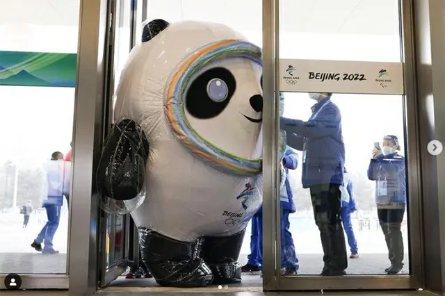 北京五輪マスコット「ビンドゥンドゥン」がしゃべった＆着ぐるみを脱いで男性が出てきて中国で衝撃と話題に＝韓国報道（画像提供:wowkorea）