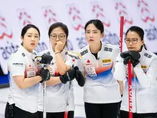 “メガネ先輩”率いる女子カーリング韓国、スイスに敗れ「崖っぷち」