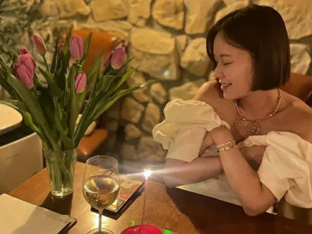 ”第二子妊娠”女優ファン・ジョンウム、変わらない美貌…「果敢なオフショルダースタイル」（画像提供:wowkorea）