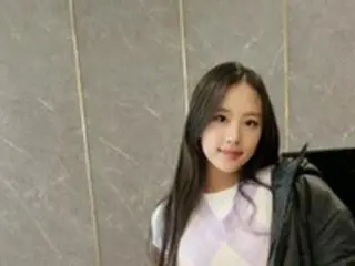 元サッカー選手 イ・ドングクの娘ジェシちゃん、家に着いてすぐ気絶…ファッションショーのモデルに続き、広告撮影まで
